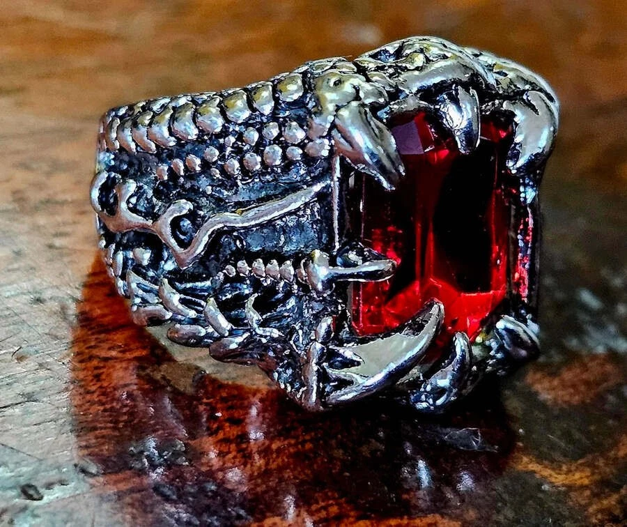 Ring of the Vampyric Lupus Sanguinem Luna Aduno Phylactery - Vampire/Lycan Magic - Image 3 of 4