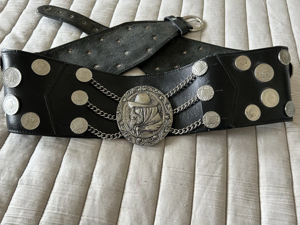 "Cinturón gaucho argentino vintage de cuero negro con detalles metálicos monedas 42""-44""" Foto 2 de 4