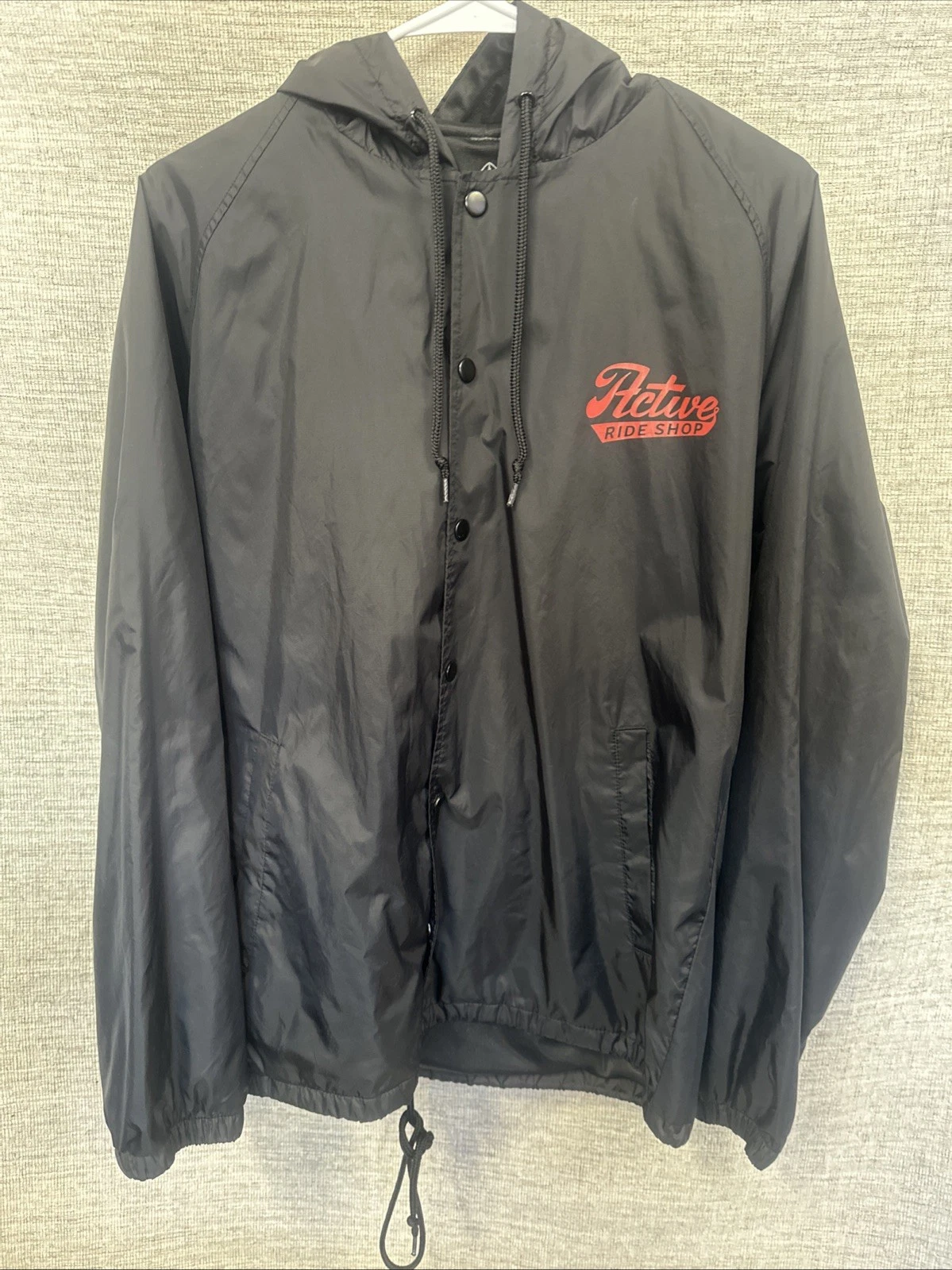 Men’s Active Ride Shop Lightweight Windbreaker Size Sm