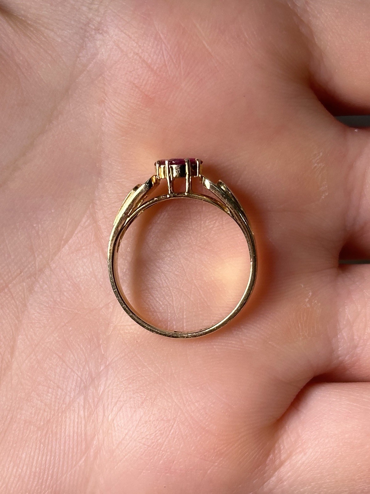 Solid 14K Yellow Gold Flower Ring & Ruby, Sz 6.5 - image 2