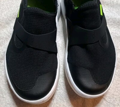 OOFOS OOmg eeZee Low Black Knit Slip-On Recovery Sneakers  display picture 3