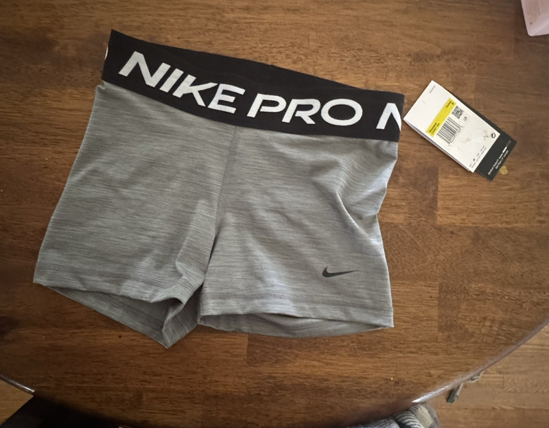 Nike Pro Girls Gray/Black Compression Training Shorts Size S CZ9857-084