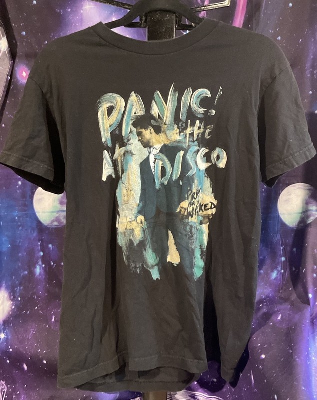 Panic At The Disco Pray For The Wicked Band Music Hot Topic T-Shirt Size Medium