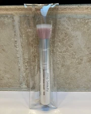 NEW RMS Beauty Skin2Skin Blush Brush 40B Makeup Skincare Foundation Silver