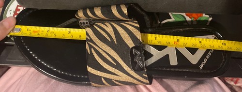 Anne Klein Sport Thong Sandals Women’s Size 9 Animal Print Gold And Black - Picture 10 of 10