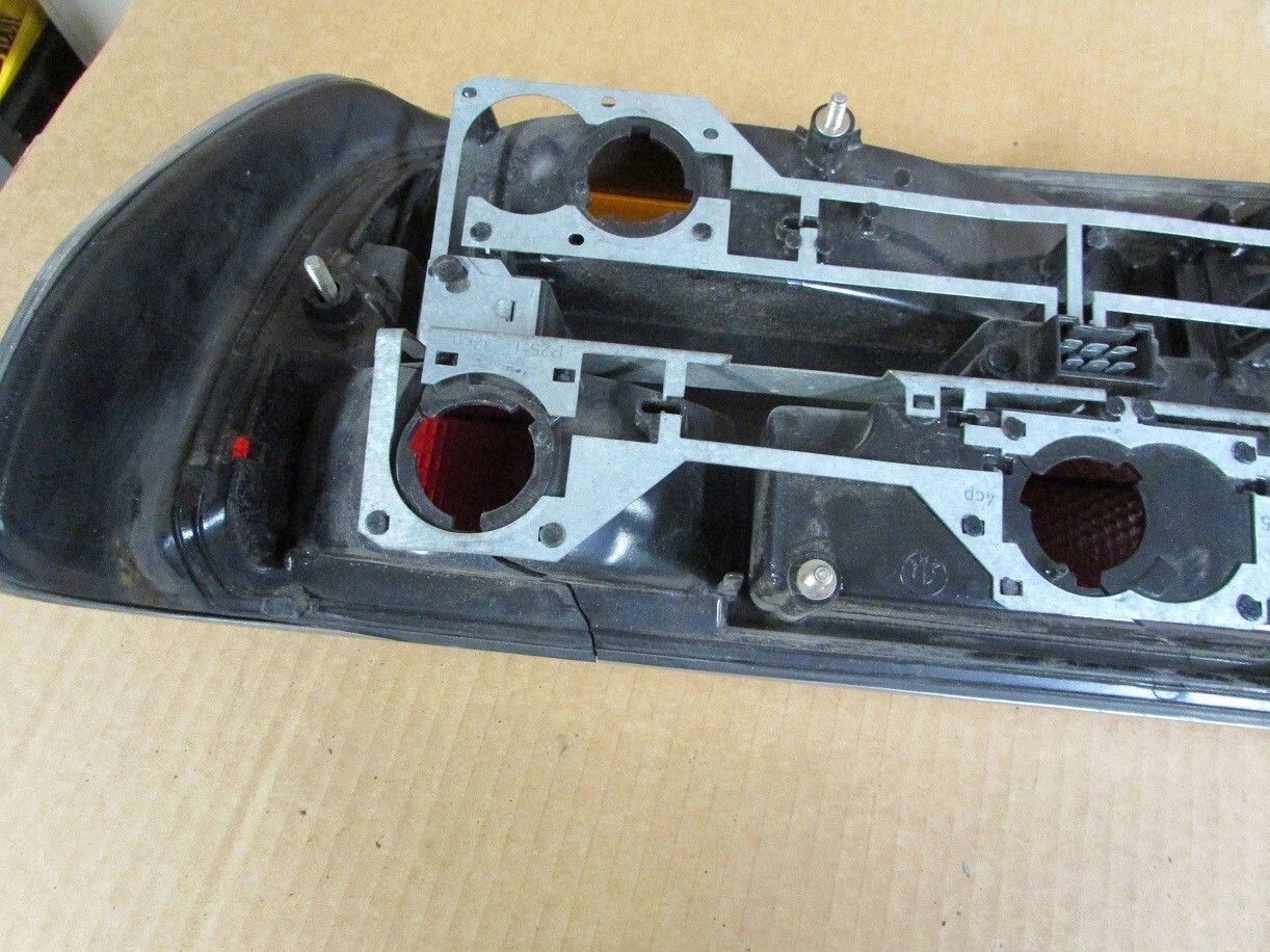 1982-1988 BMW E28 5-series Right Rear Passenger Side Tail Light 