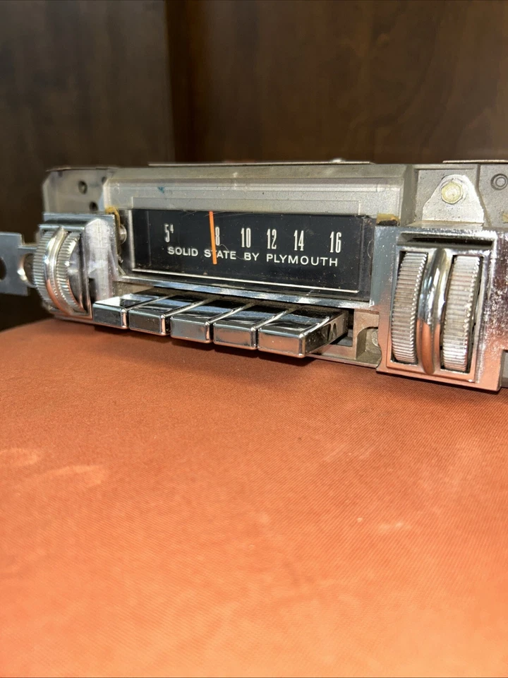 Plymouth Valiant AM 1968 1969 rueda pulgar radio raro funciona EE. UU. Foto 4 de 4
