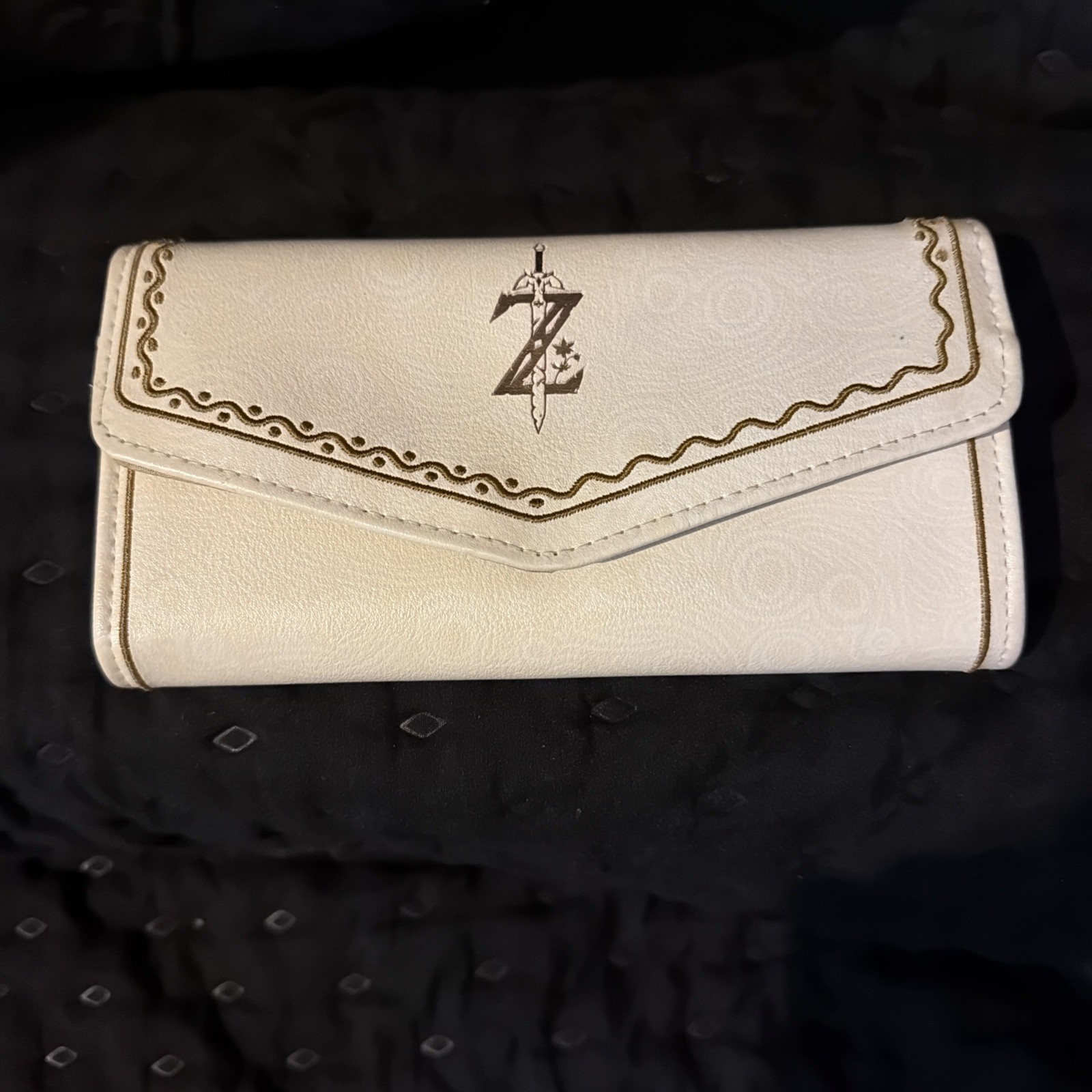 Danielle Nicole Zelda Wallet - image 1