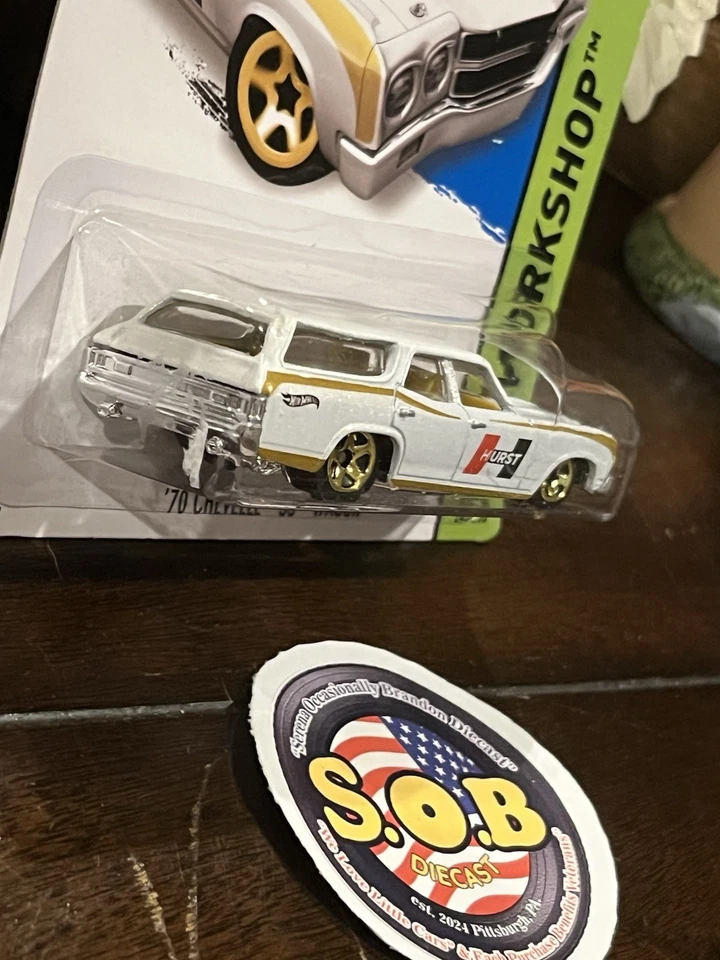Hot Wheels 1970 Chevrolet Chevelle SS Wagon White Hurst Sealed USED NM Cond - Image 4 of 4