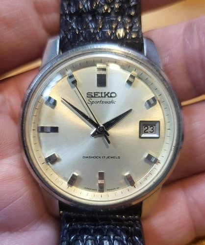 Vintage 60's Seiko Sportsmatic 820 Date 17 Jewels Mechanical Watch