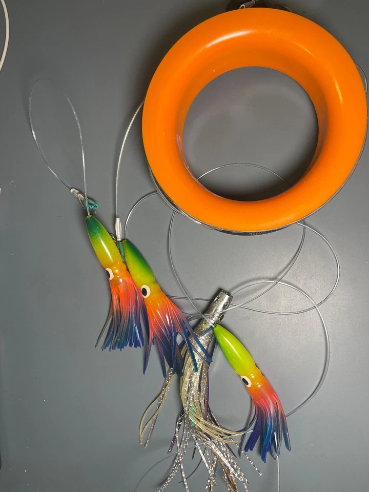 1 molinete de isca de pesca manual equipado com isca de pesca com saia de água salgada - Imagem 4 de 4