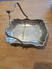 Vintage BEVERLEY PLATE EPNS  Silver Plated Serving Basket with Pierced Border