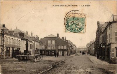 Old postcard AK Maubert-Fontaine La Place (646489)