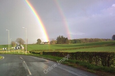 Foto 6x4 Castlehill Regenbogen Kirkhill\/NS5555 Ein doppelter Regenbogen schlägt auf c2010