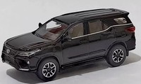 Paragon - 2023 Toyota Fortuner Schwarz - 1/64 - PAR64-55723