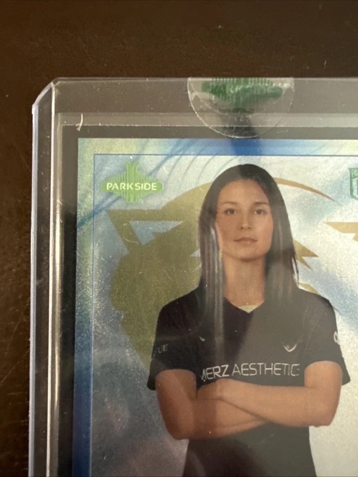 2023 PARKSIDE NWSL VOL 1 CLARA ROBBINS RC BLACK ONYX #156 NC COURAGE SER# 2/2 - Image 3 of 4