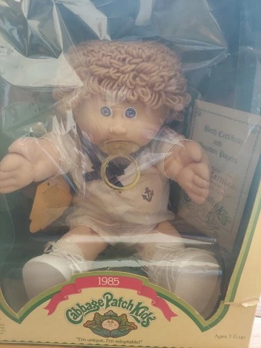 Vintage Coleco 1985 Cabbage Patch Kid Doll NEW IN BOX w/ Paci & Papers