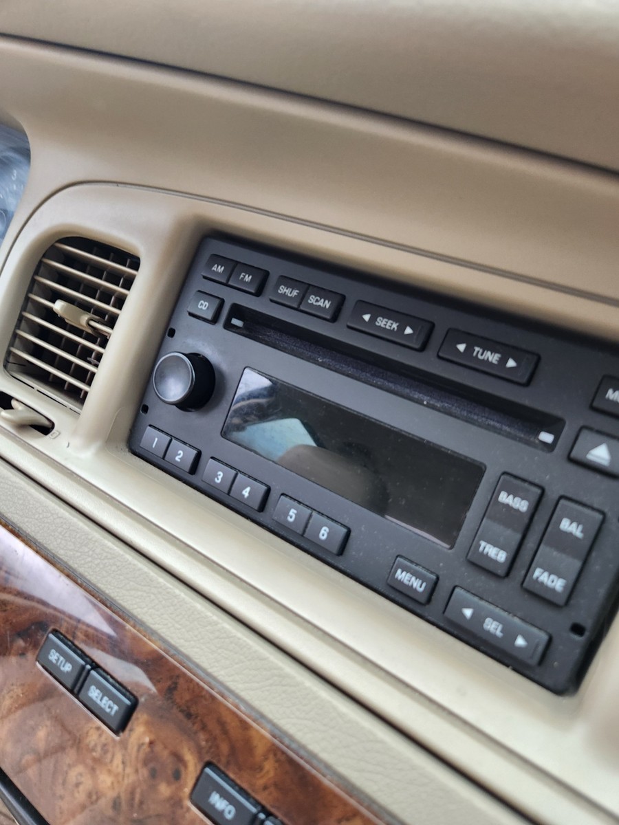 B.Crwon/ビークラウン/Lukcy(type-A)/CD 2005-2011 CROWN VICTORIA GRAND MARQUIS OEM AM/FM RADIO CD PLAYER