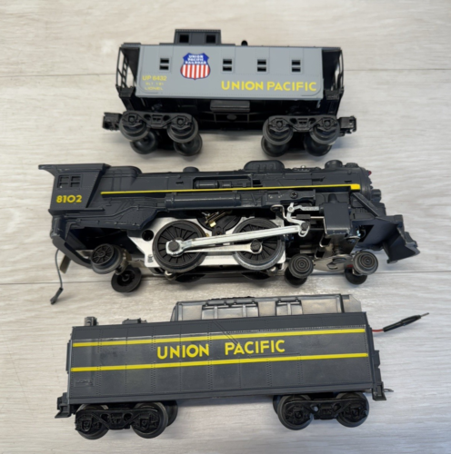 Lionel 4-4-2 Die Cast Locomotive 8102 & Union Pacific Tender & Caboose