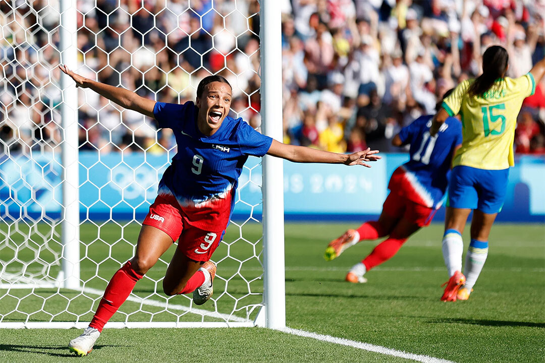 Mallory Swanson Goal Women's US National Football Team Champs - POSTER 20