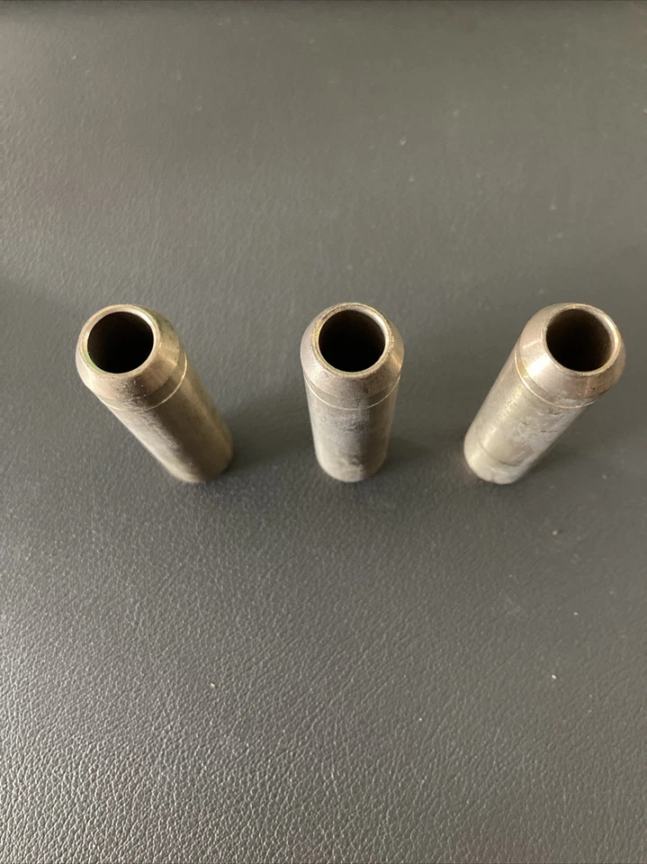 106000150302 阿尔法罗密欧 Sprint 2600 cc - 进气阀指南(6 件装)- 全新无标签 — 第 3/4 张图片