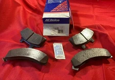 NOS OEM ACDelco 171-565 GM 18024918 Disc Brake Kit