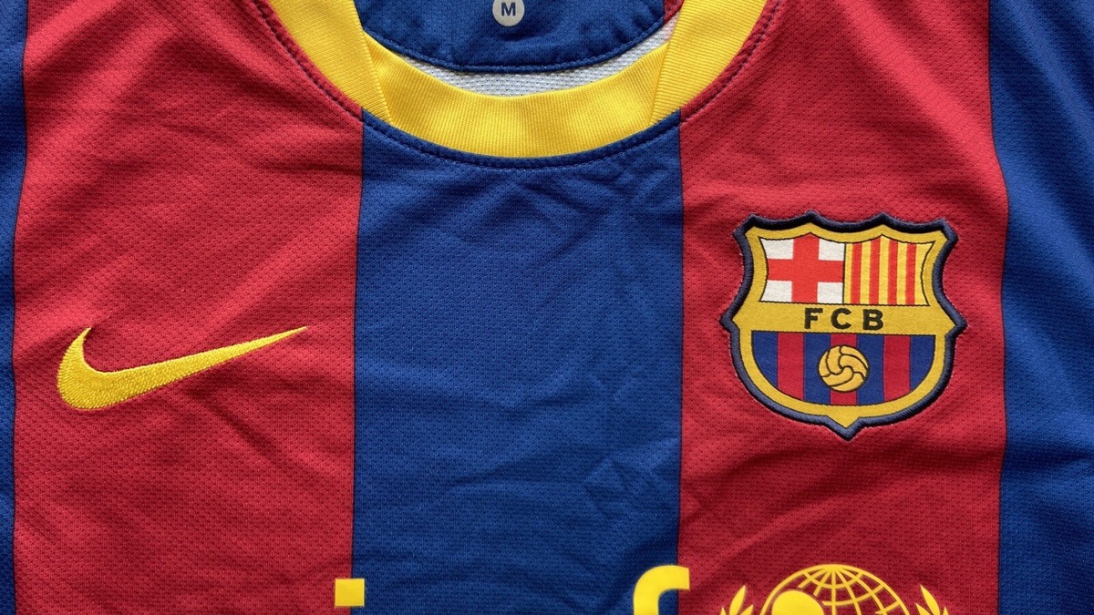 BARCELONA 2010 2011 HOME FOOTBALL SHIRT SOCCER JERSEY NIKE 382354