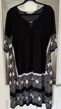FAB VIRTUELLE BLACK & WHITE V NECK PATTERNED ELBOW SLEEVED DRESS - SIZE XL (22)!