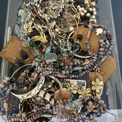 3Lbs Nice Vintage To Now All Wearable Costume Jewelry. Wear Resell Repurpose #R9