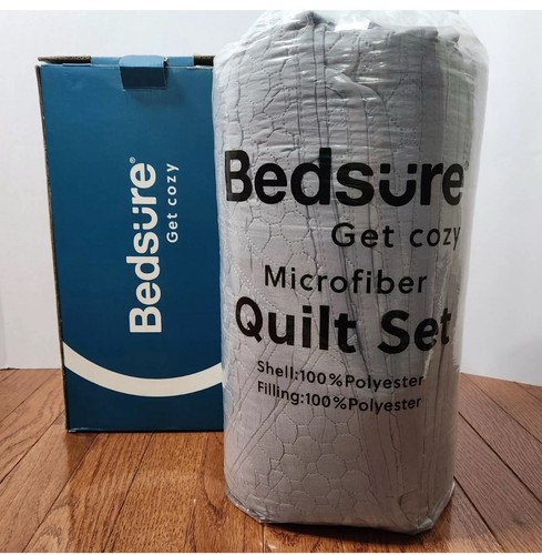 Bedsure Get Cozy Quilt and Pillow Shams Lightweight Summer King Size 106" x 96"
