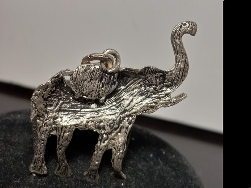 COLGANTE ELEFANTE DE COLECCIÓN Detallado Ornado Tono Plateado RARO Único - Imagen 11 de 24