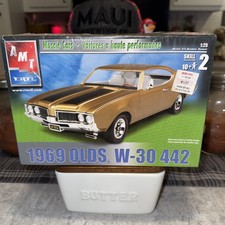 AMT/ERTL 1969 OLDS W-30 442 Muscle Cars 1/25. #31746 Vintage estate rare  SEALED