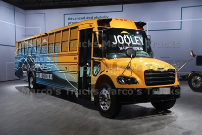 LKW Foto Freightliner Saf-T-Liner eC2 minibus gelb JOULEY SAF-T-LINER C2 #f9zg