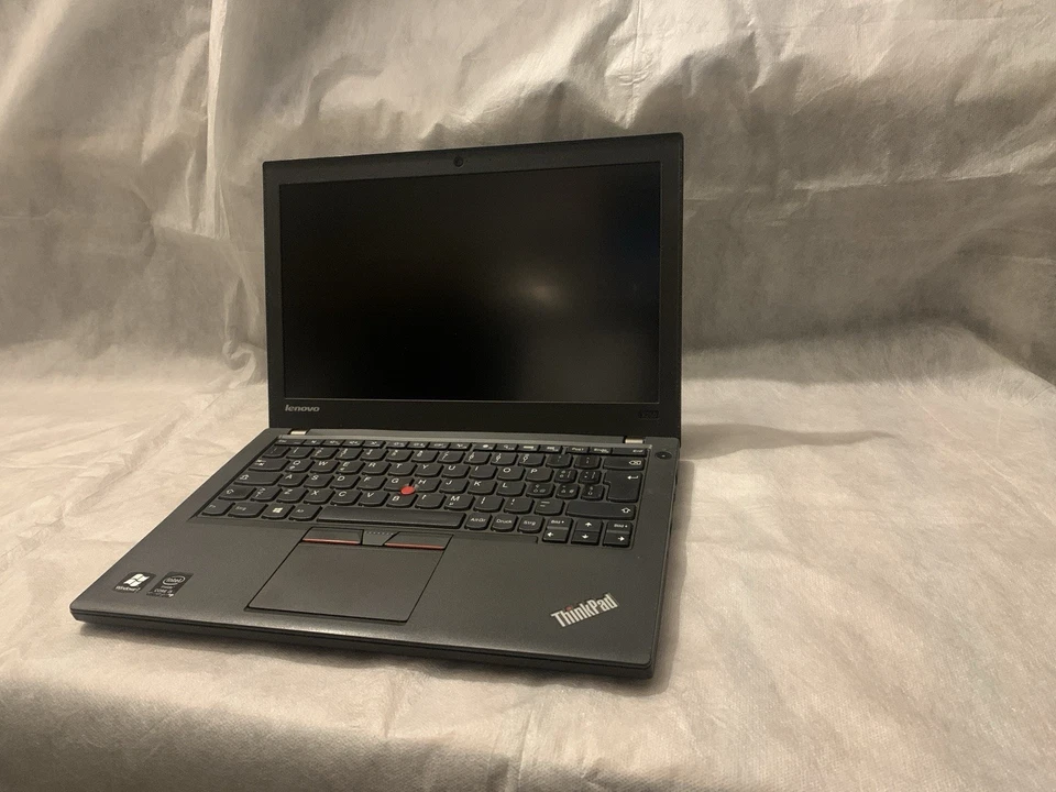 Lenovo ThinkPad X250 · i5-5300U · 8GB · 180GB, foto 2 di 5