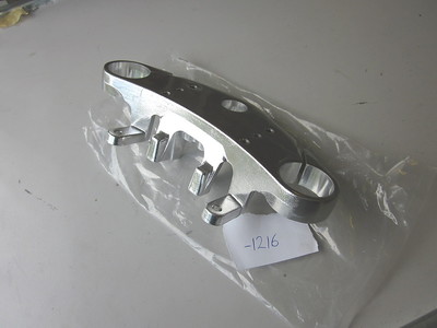 Kawasaki ZR550 B1-B4 Zephyr 90-93 Steering Head Fork Holder Upper