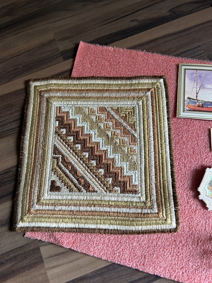 DOLLS HOUSE ITEMS JOB LOT RUGS ETC eBay