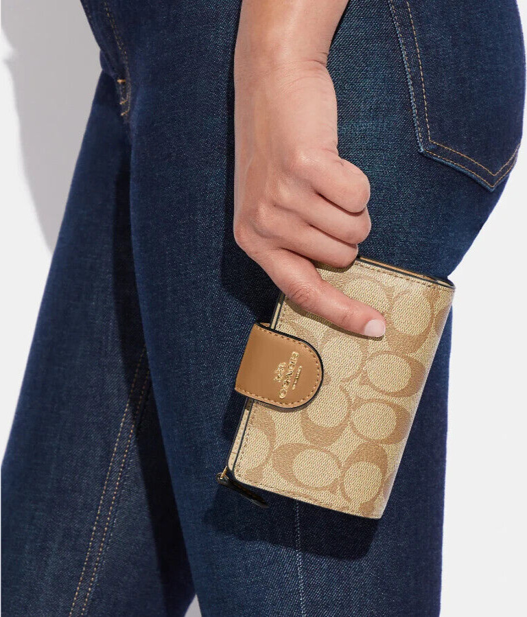 New Coach C0082 Medium Corner Zip Wallet Light Khaki / Saddle | eBay 