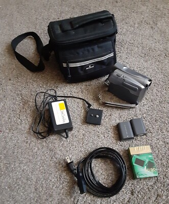 CANON ZR500 DIGITAL VIDEO MINI DV CAMCORDER BUNDLE + TRIPOD