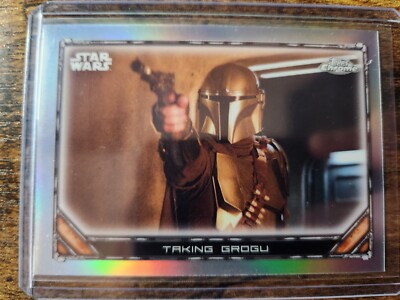 その他 Topps starwars MANDALORIAN 2022 Topps Chrome Star Wars Mandalorian Taking Grogu Refractor #S1