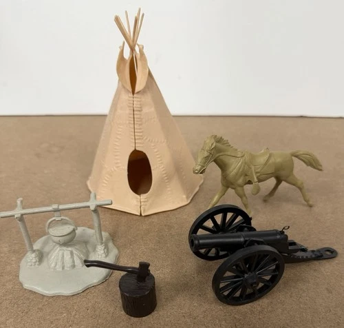Marx Fort Apache Playset Accessories Lot Of 5 Cannon Teepee Horse axe fire