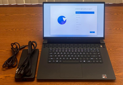 2022 Alienware M17 R5 Ryzen 7 6800H 16GB 512GB SSD 17.3'' 4K UHD 120Hz RX 6700M