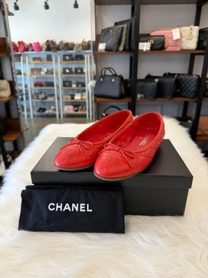 CHANEL Quilted Ballerina Flat Shoes Red (G26250) 159051538 [P] - Photo 1/4