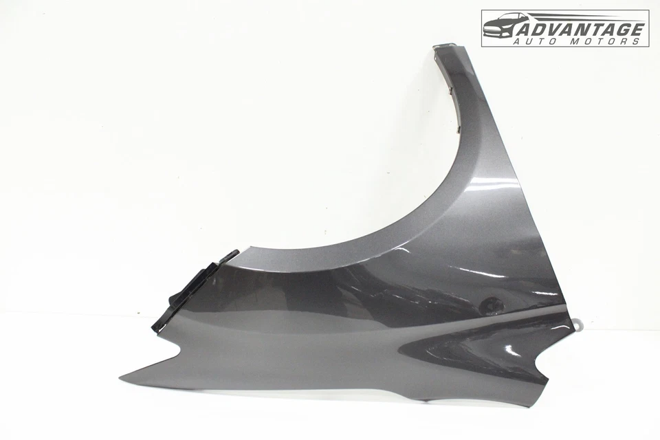 Chrysler Voyager 2020-2024 panel de cubierta de guardabarros delantero derecho del lado del pasajero OEM Foto 2 de 4