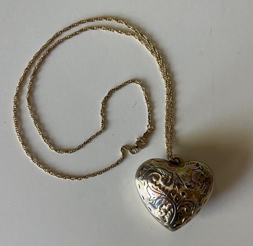 Vintage 1/20 12K GOLD GEFÜLLT aufgeblähter HERZ ANHÄNGER ausgefallene ROLLARBEIT Kette HALSKETTE 18"
