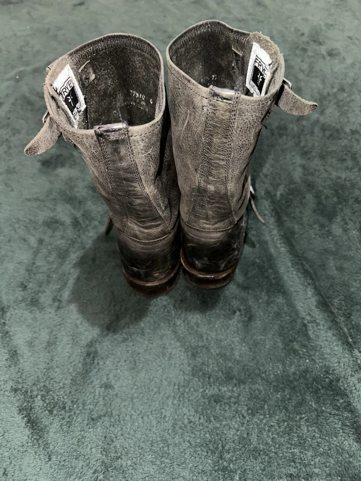 Женские сапоги Frye Engineer серые кожа искусственно состаренная пряжка до середины икры 8,5 77510 - Изображение 4 из 4