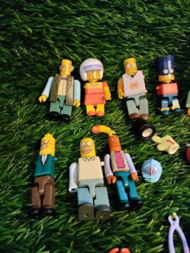 The Simpsons Playmates BLOCKO Figure Set Parts & Pez Keychains - Picture 2 of 9