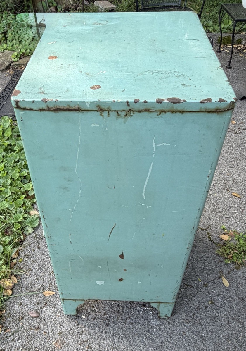 Late 1930'S Original Green Enameled Antique Medical Steel Cabinet