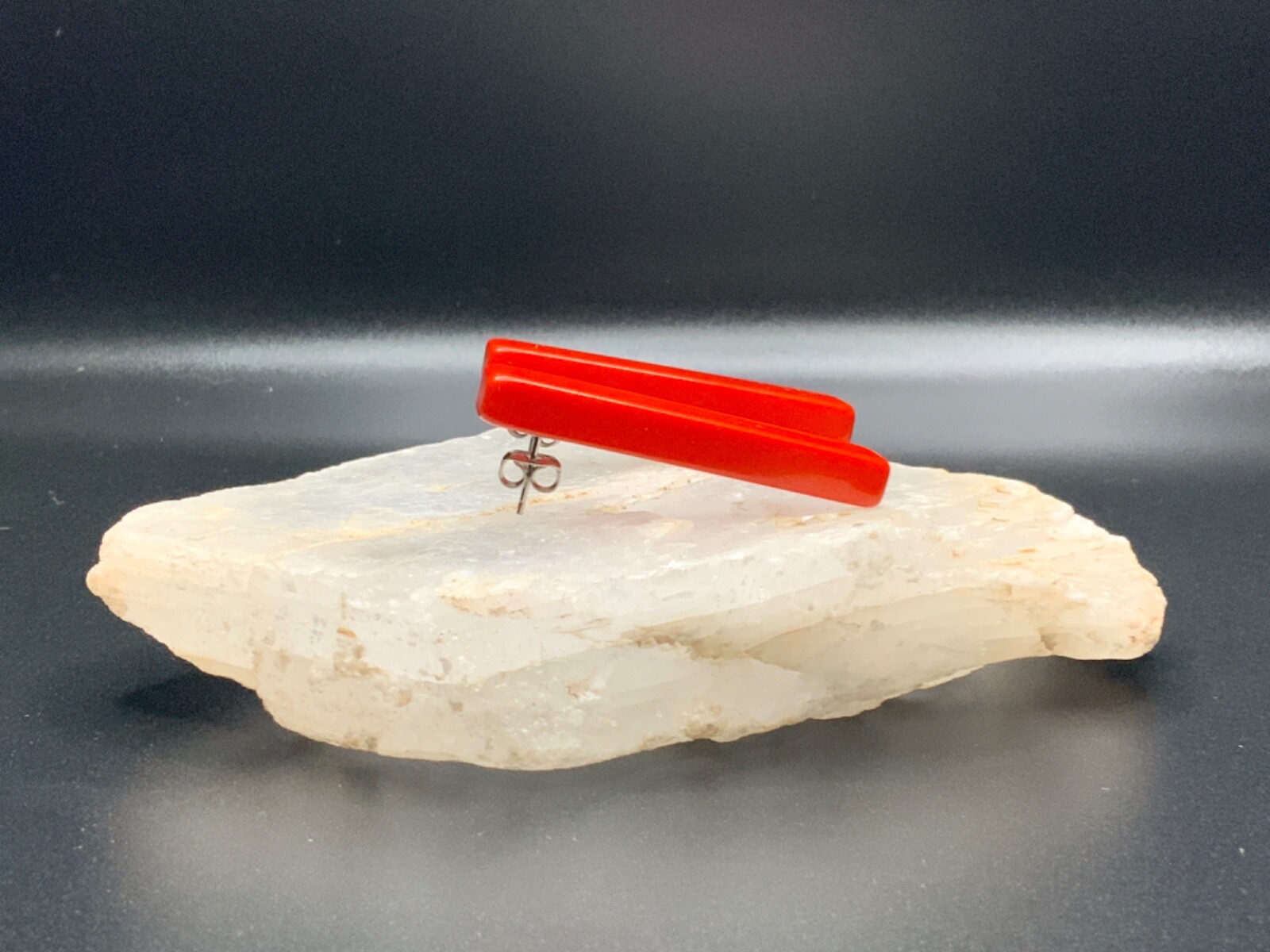 Retro Red Rectangular Plastic / Acrylic Earrings … - image 7