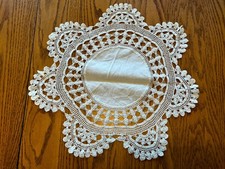 Charming Vintage Hand Crocheted Off White Doily 17" Diameter Fabric Center