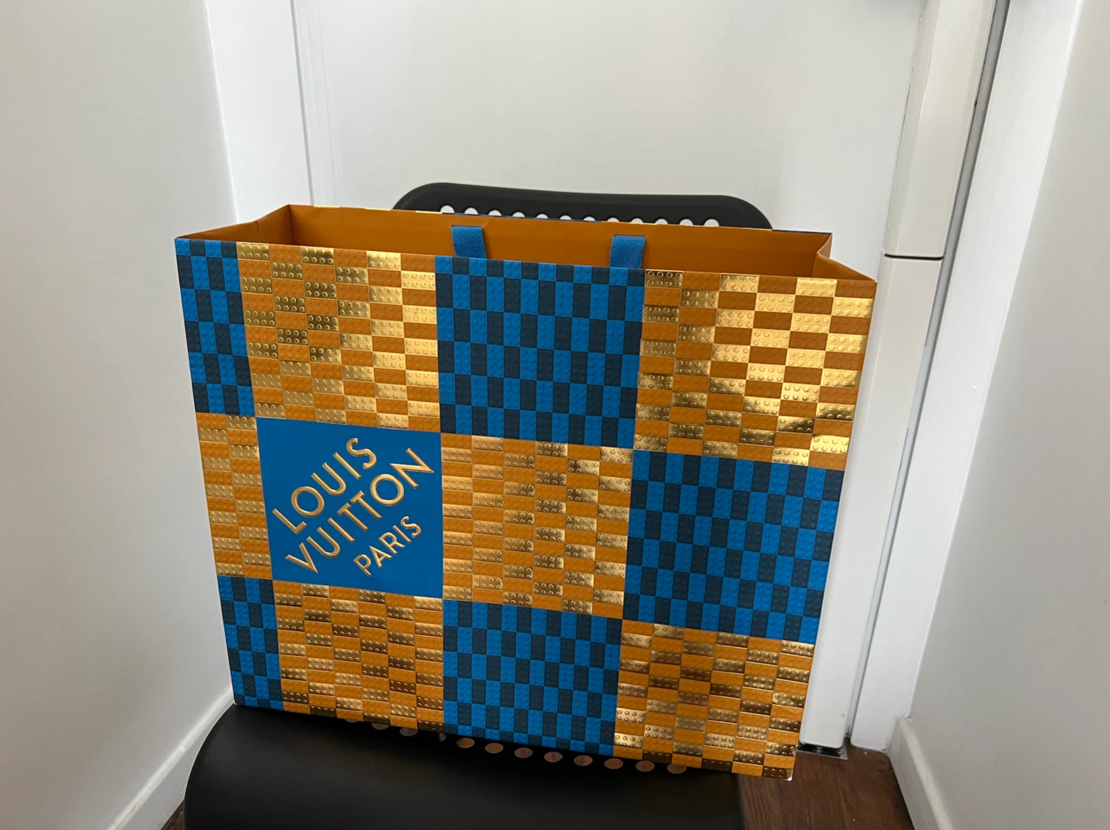 Blue Louis Vuitton Lego Shopping Bag 2022 Sachet Bleu Louis Vuitton Lego 2022